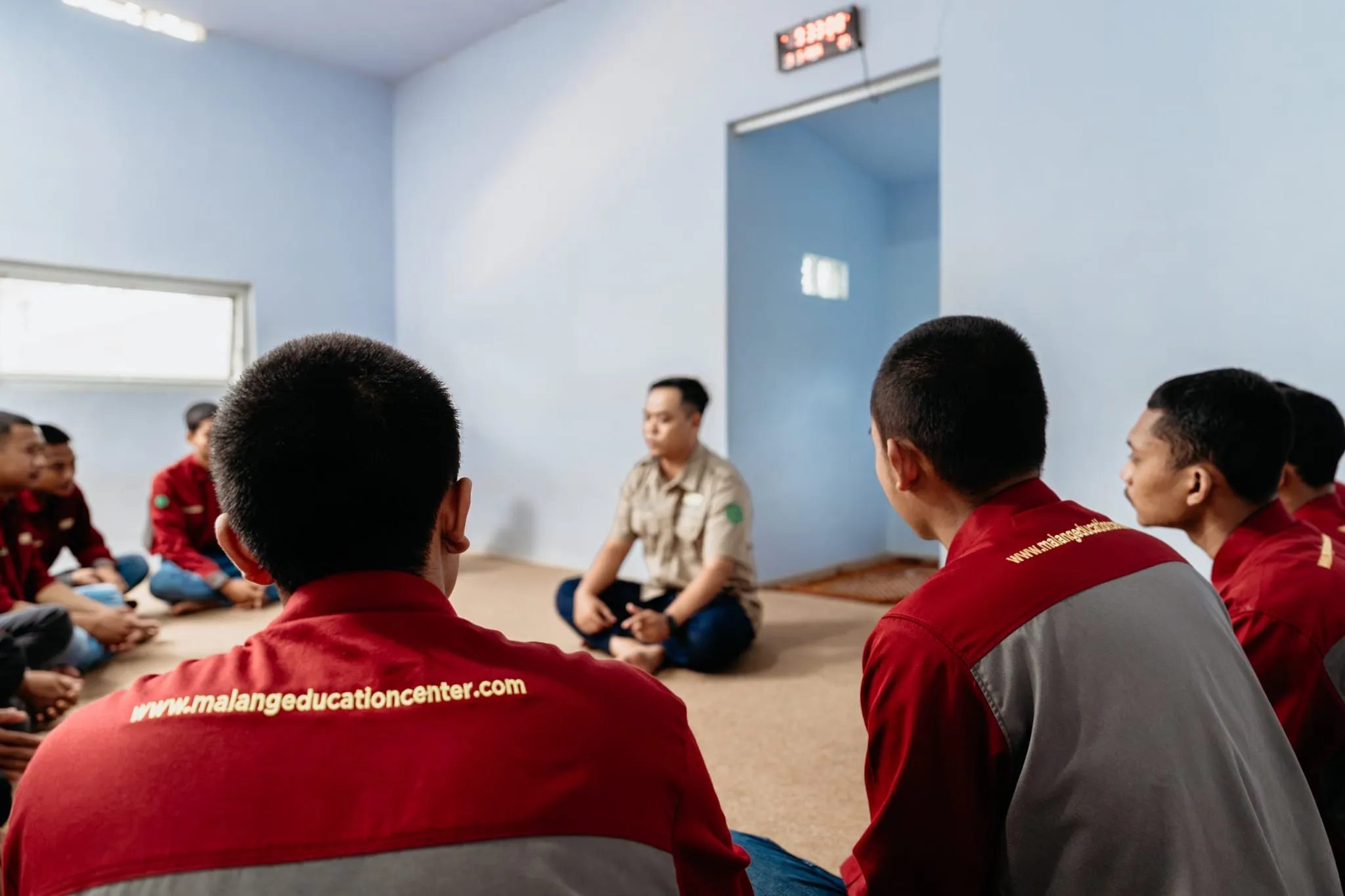 Belajar dan berdiskusi bersama
